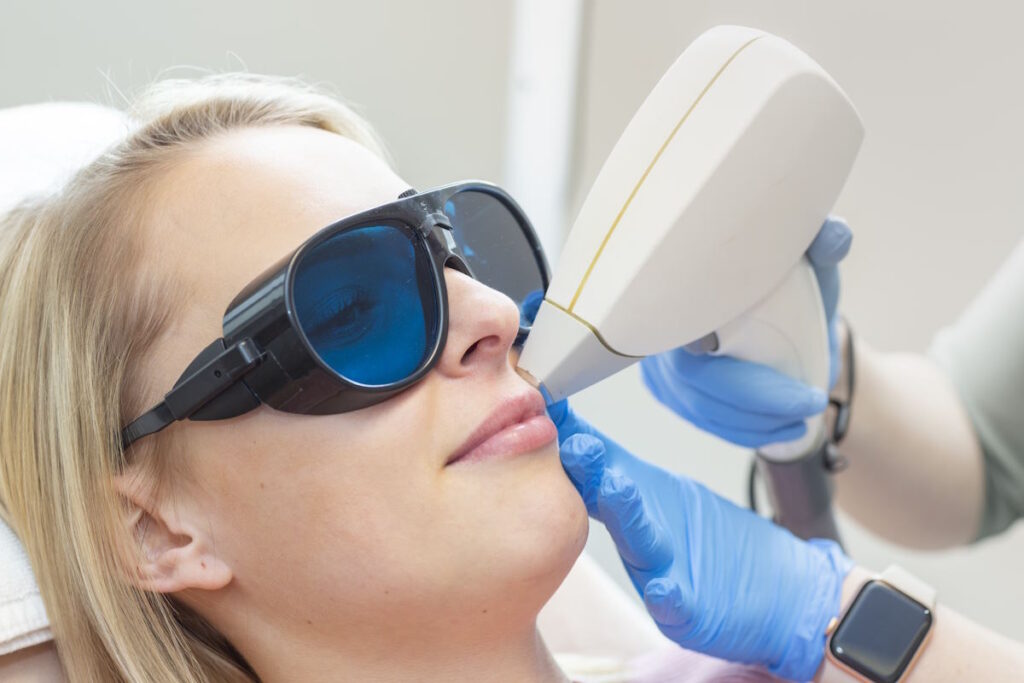 Depilacja laserowa laserem medycznym Lightsheer